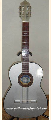 Guitarra Económica modelo GPE de Paracho Vista 13